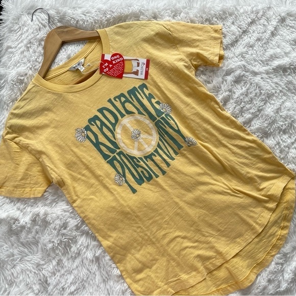 π Wildfox | Radiate Positivity floral Peace sign graphic tee NWT - Picture 5 of 11